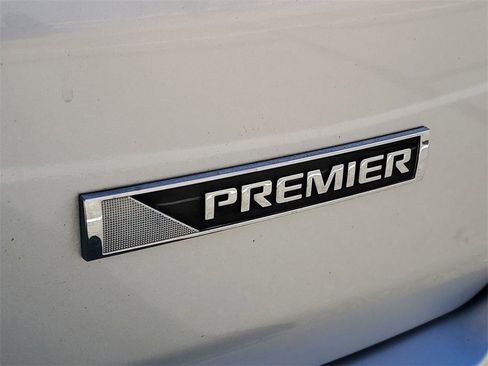 Certified 2018 Chevrolet Traverse Premier image 32