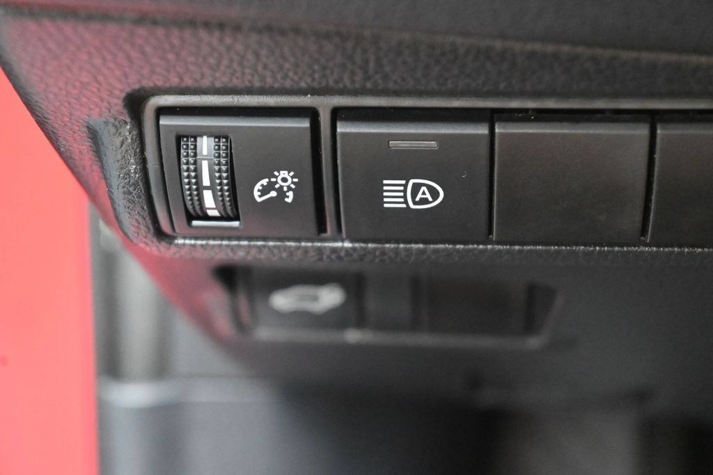 Used 2023 Toyota Corolla Cross XLE w/ Convenience Package FWD image 14