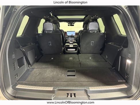 Used 2023 Lincoln Navigator Reserve AWD/4WD image 15