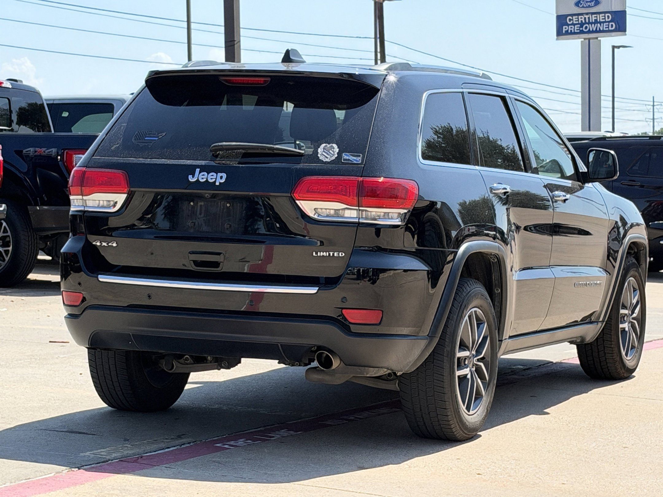 Used 2019 Jeep Grand Cherokee Limited AWD/4WD image 4