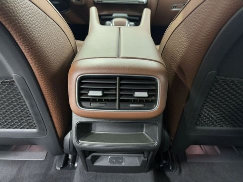 Used 2024 Mercedes-Benz GLE 350 4MATIC image 28