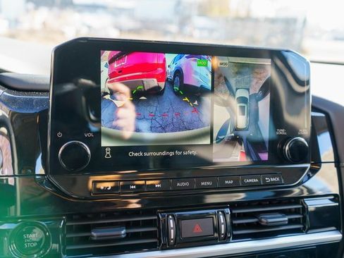 New 2025 Nissan Pathfinder SL image 15