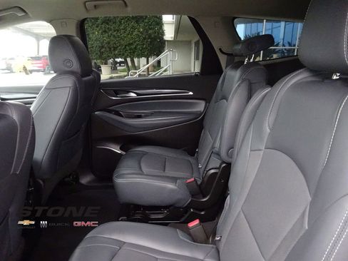 Used 2018 Buick Enclave Essence image 20