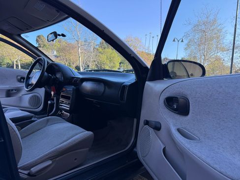 Used 1998 Saturn S-Series SL1 image 15