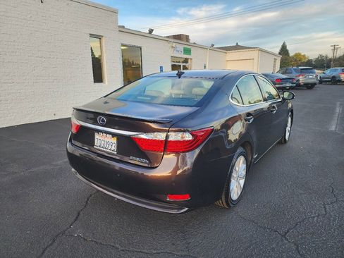 Used 2014 Lexus ES 300h image 5