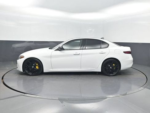 Used 2021 Alfa Romeo Giulia Ti w/ Nero Edizione RWD image 3