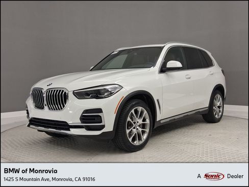 Used 2023 BMW X5 xDrive40i AWD/4WD image 1