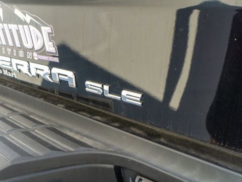 Used 2014 GMC Sierra 2500 SLE w/ SLE Preferred Package image 16