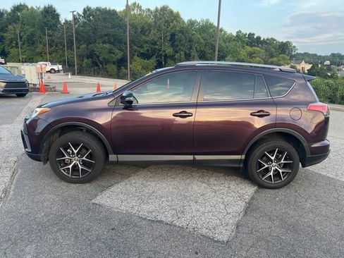 Used 2018 Toyota RAV4 SE w/ Power Extra Value Package FWD image 5