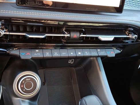 New 2025 Alfa Romeo Tonale image 12