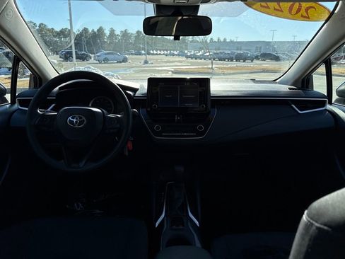 Used 2022 Toyota Corolla LE image 16