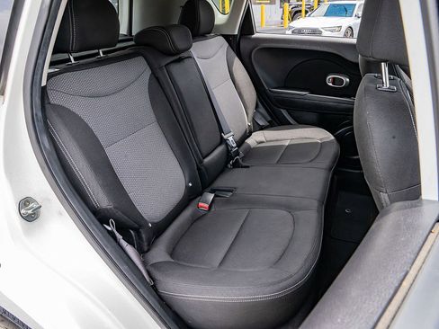 Used 2018 Kia Soul + FWD image 22