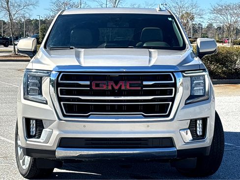Used 2021 GMC Yukon XL SLT w/ SLT Premium Package image 2