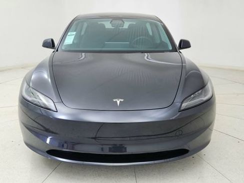 Used 2024 Tesla Model 3 Standard Range image 2