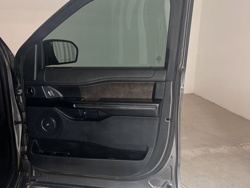 Used 2021 Ford Expedition Max Limited image 18