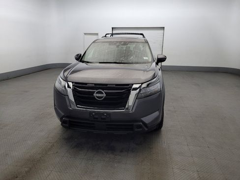 Used 2023 Nissan Pathfinder SV w/ SV Premium Package AWD/4WD image 15