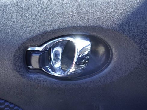 Used 2015 Nissan Versa Note FWD image 8