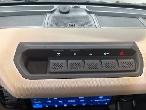 Used 2022 Ford Bronco Wildtrak image 37