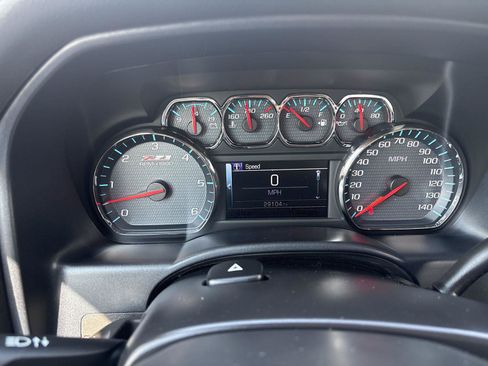Used 2018 Chevrolet Silverado 1500 LT w/ LT Convenience Package AWD/4WD image 13
