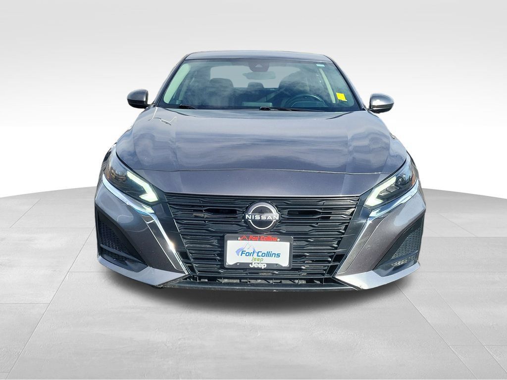 Used 2023 Nissan Altima 2.5 SV FWD image 2