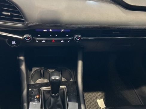 Used 2022 MAZDA MAZDA3 s image 13