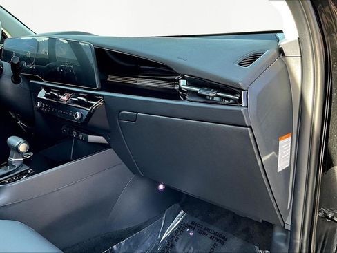 Used 2024 Kia Niro EX Touring image 16