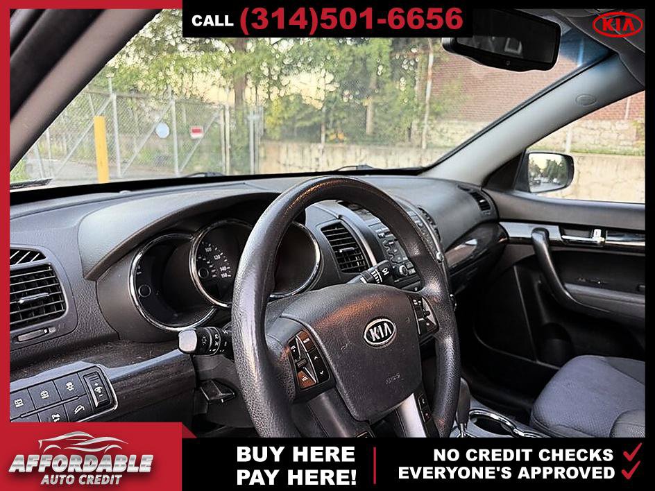 Used 2012 Kia Sorento LX w/ Convenience Pkg FWD image 9