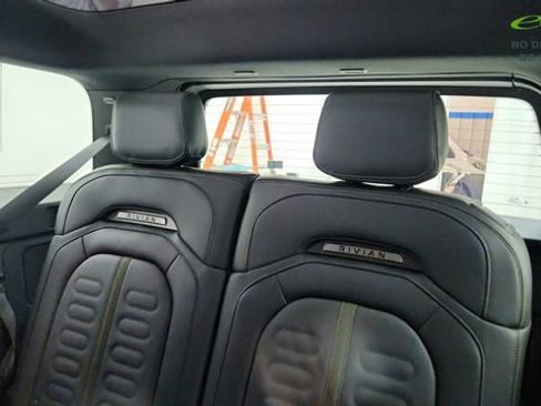 Used 2025 Rivian R1S Adventure AWD/4WD image 32