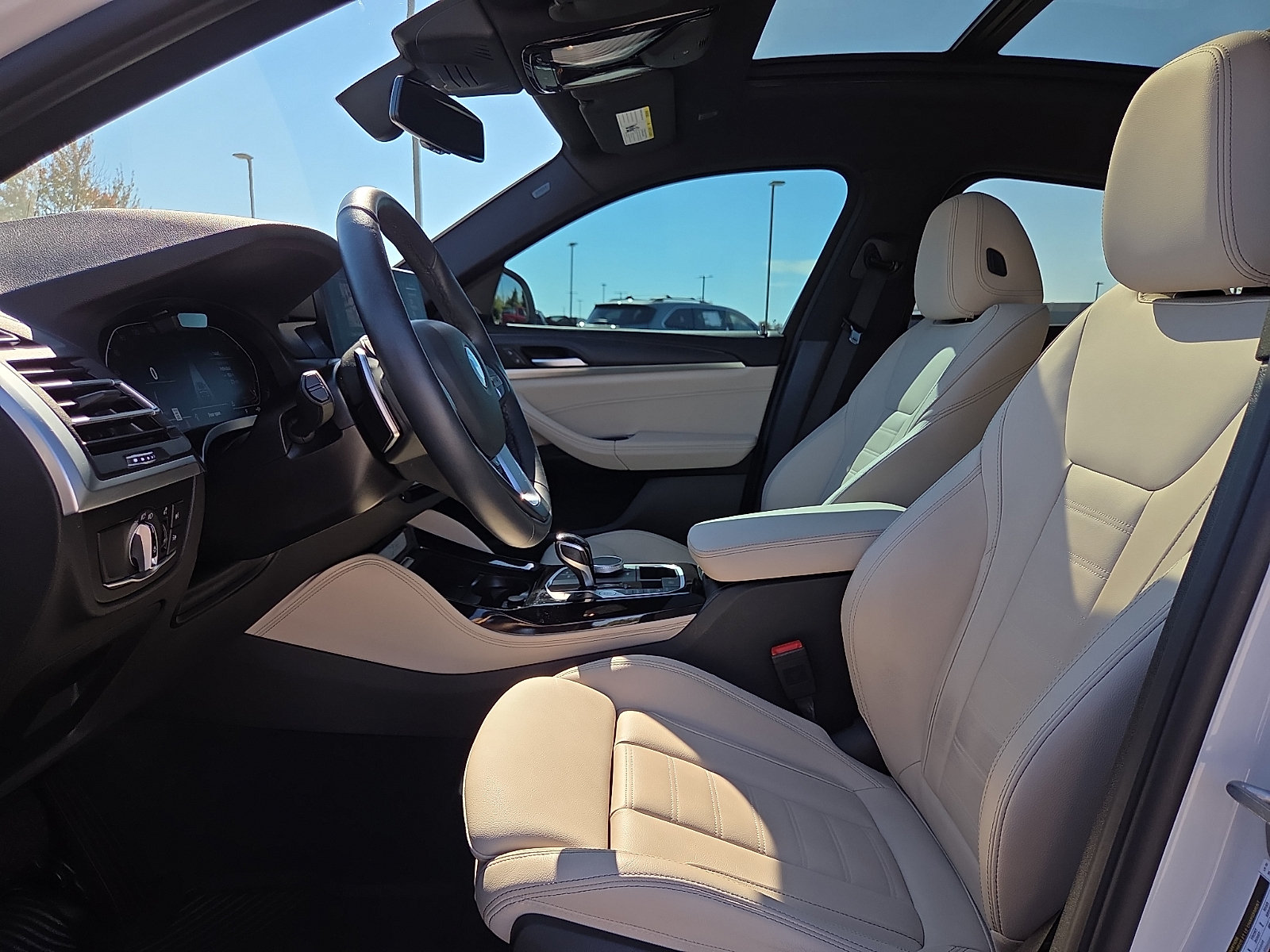 Used 2025 BMW X4 xDrive30i w/ Premium Package AWD/4WD image 16