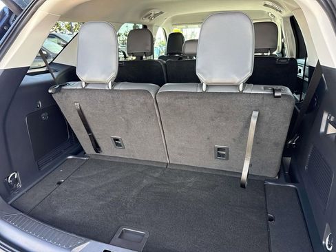 Used 2025 Ford Explorer Active w/ Active Comfort Package image 8