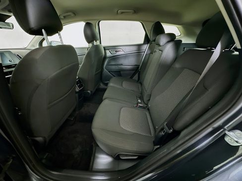 Used 2025 Kia Sportage LX image 27
