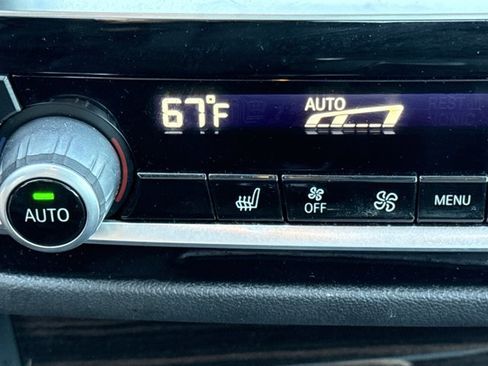 Used 2023 BMW 530e w/ Premium Package image 18