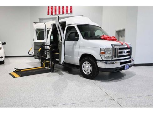 Used 2012 Ford E-350 and Econoline 350 XLT image 2
