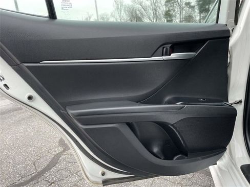 Used 2019 Toyota Camry SE image 15