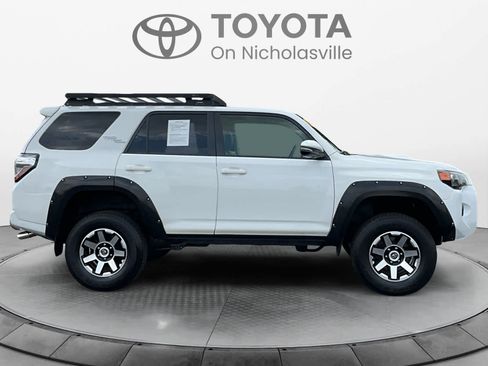 Used 2019 Toyota 4Runner TRD Off-Road Premium AWD/4WD image 6