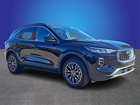 New 2025 Ford Escape SE image 2