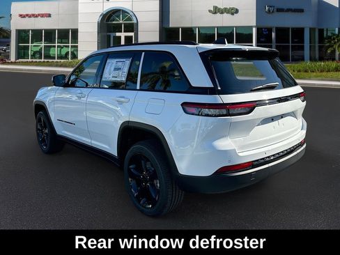 New 2025 Jeep Grand Cherokee Laredo image 6