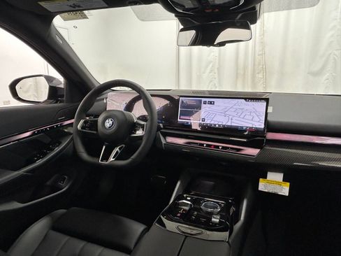 Used 2026 BMW 550e xDrive AWD/4WD image 10
