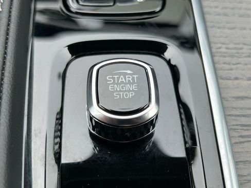 Used 2025 Volvo XC90 T8 Ultra w/ Protection Package Premier AWD/4WD image 34