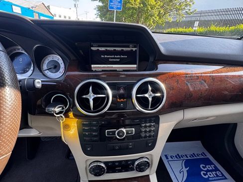 Used 2015 Mercedes-Benz GLK 350 4MATIC image 15