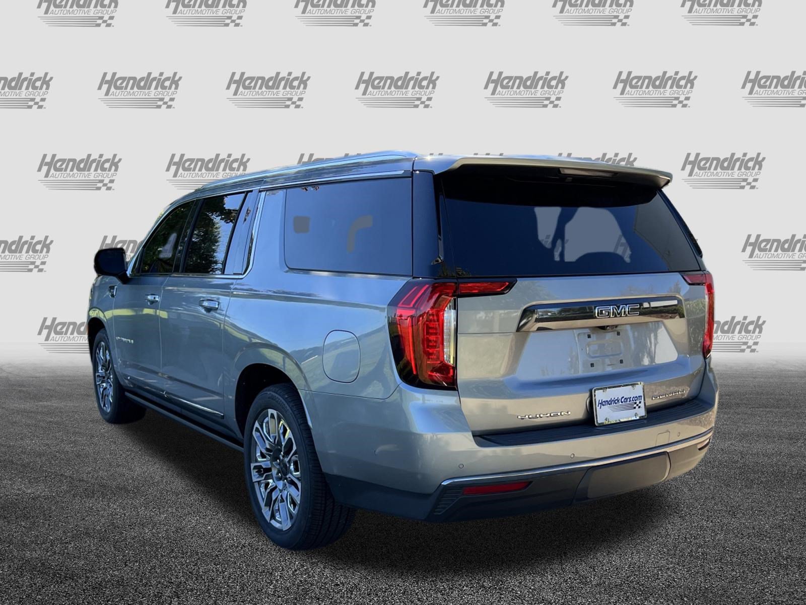 Used 2024 GMC Yukon XL Denali Ultimate AWD/4WD image 9