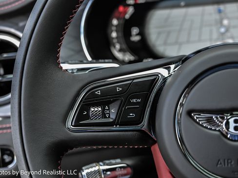 Used 2025 Bentley Flying Spur Plug-In Hybrid AWD/4WD image 39