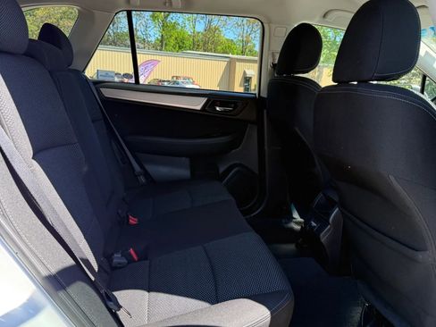 Used 2018 Subaru Outback 2.5i Premium AWD/4WD image 15