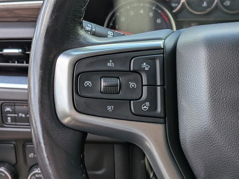 Used 2021 Chevrolet Suburban LT w/ Luxury Package RWD image 24
