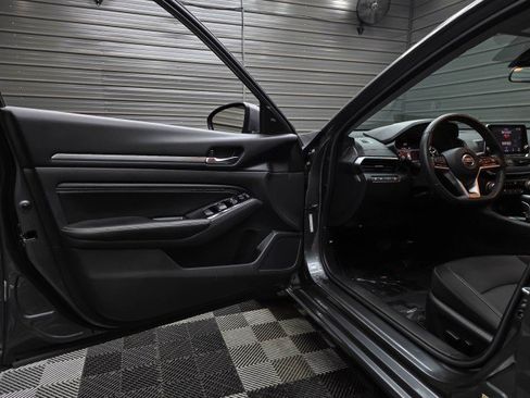 Used 2022 Nissan Altima 2.5 SV w/ SV Premium Package AWD/4WD image 32