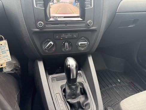 Used 2017 Volkswagen Jetta S FWD image 20