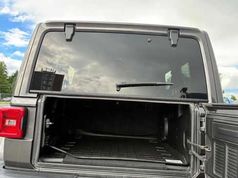 Used 2018 Jeep Wrangler Unlimited Rubicon w/ Uconnect 4C Nav & Sound Group AWD/4WD image 54