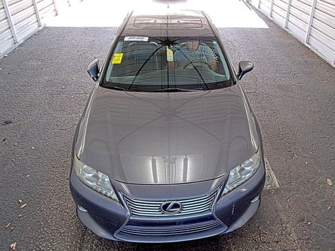 Used 2013 Lexus ES 350 w/ Luxury Pkg FWD image 2