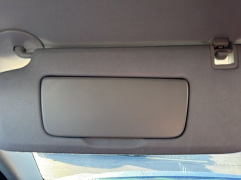 Used 2024 GMC Terrain SLE image 24