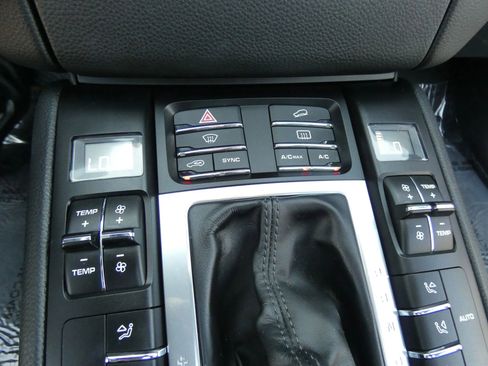 Used 2018 Porsche Macan Sport Edition image 60